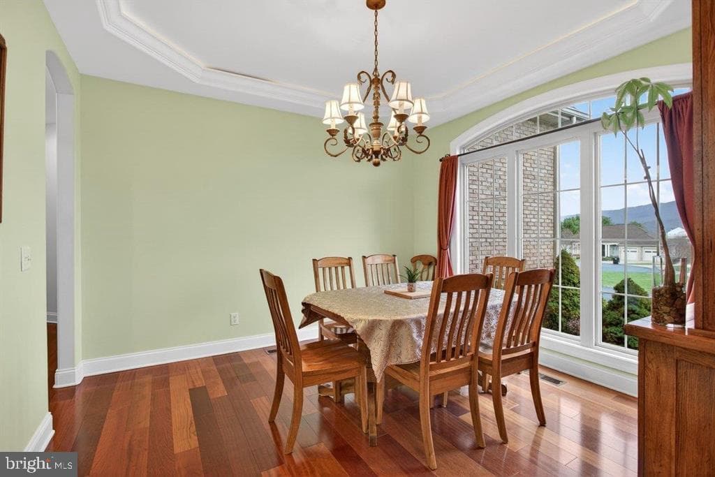 580 Regiment Road photo 6