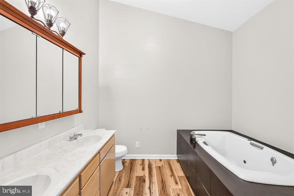 8905 Shade Tree Lane photo 20