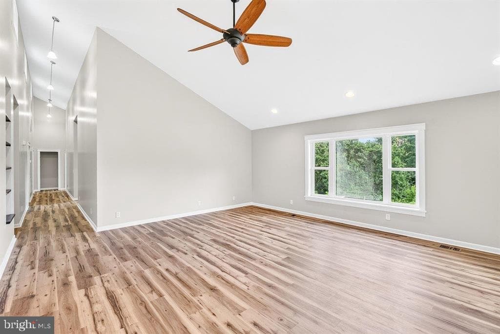 8905 Shade Tree Lane photo 7
