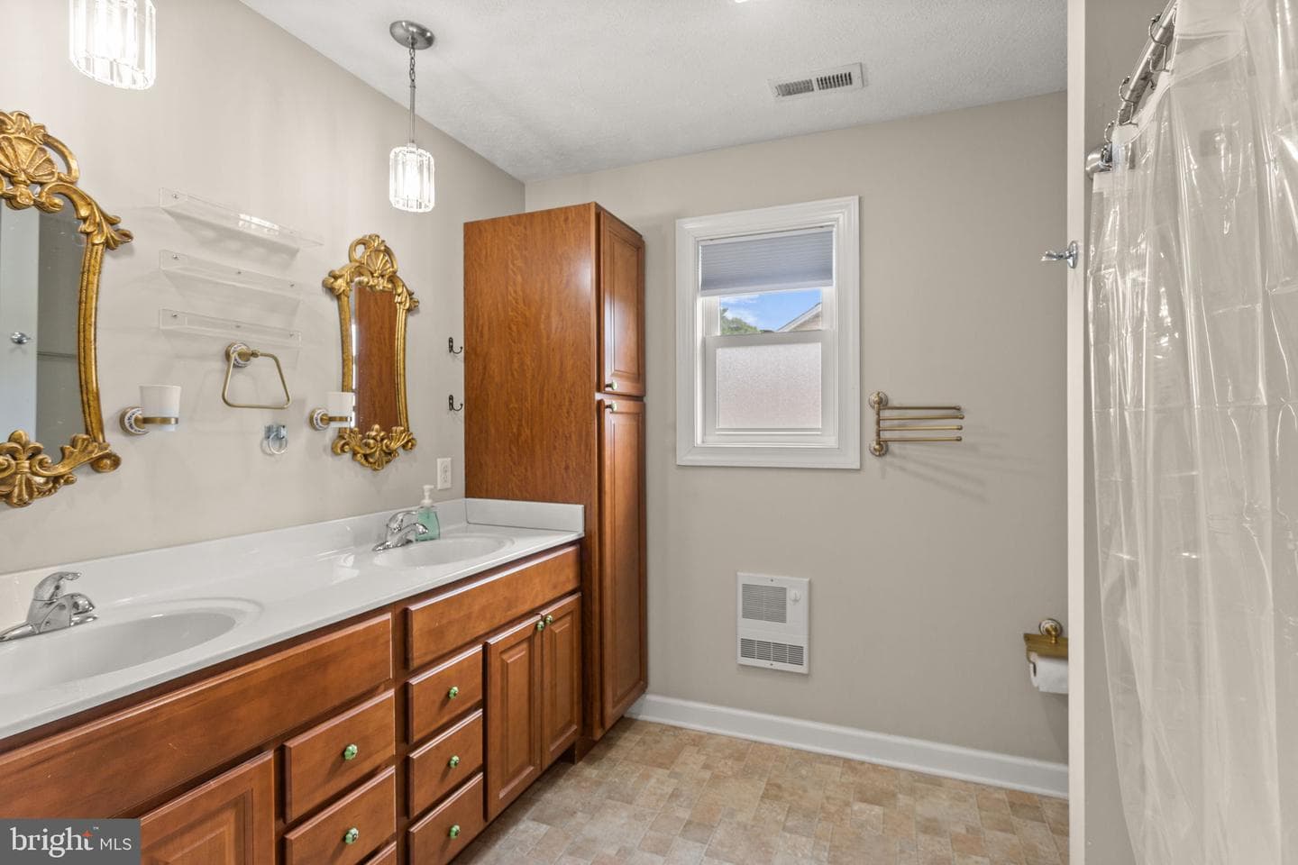 315 Rustic Avenue photo 10