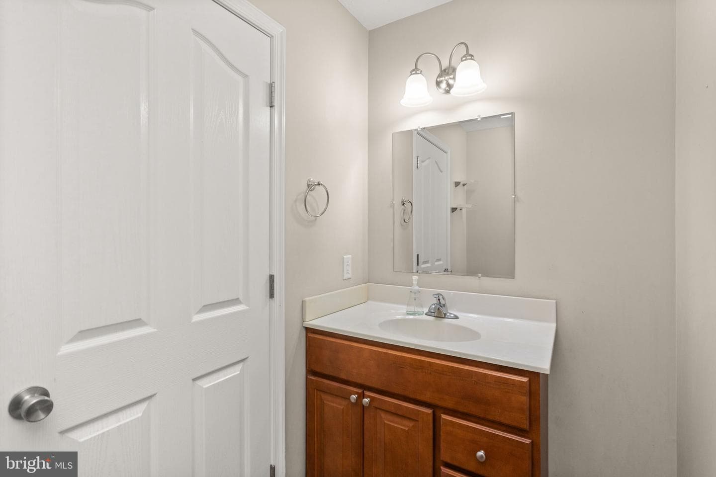 315 Rustic Avenue photo 8