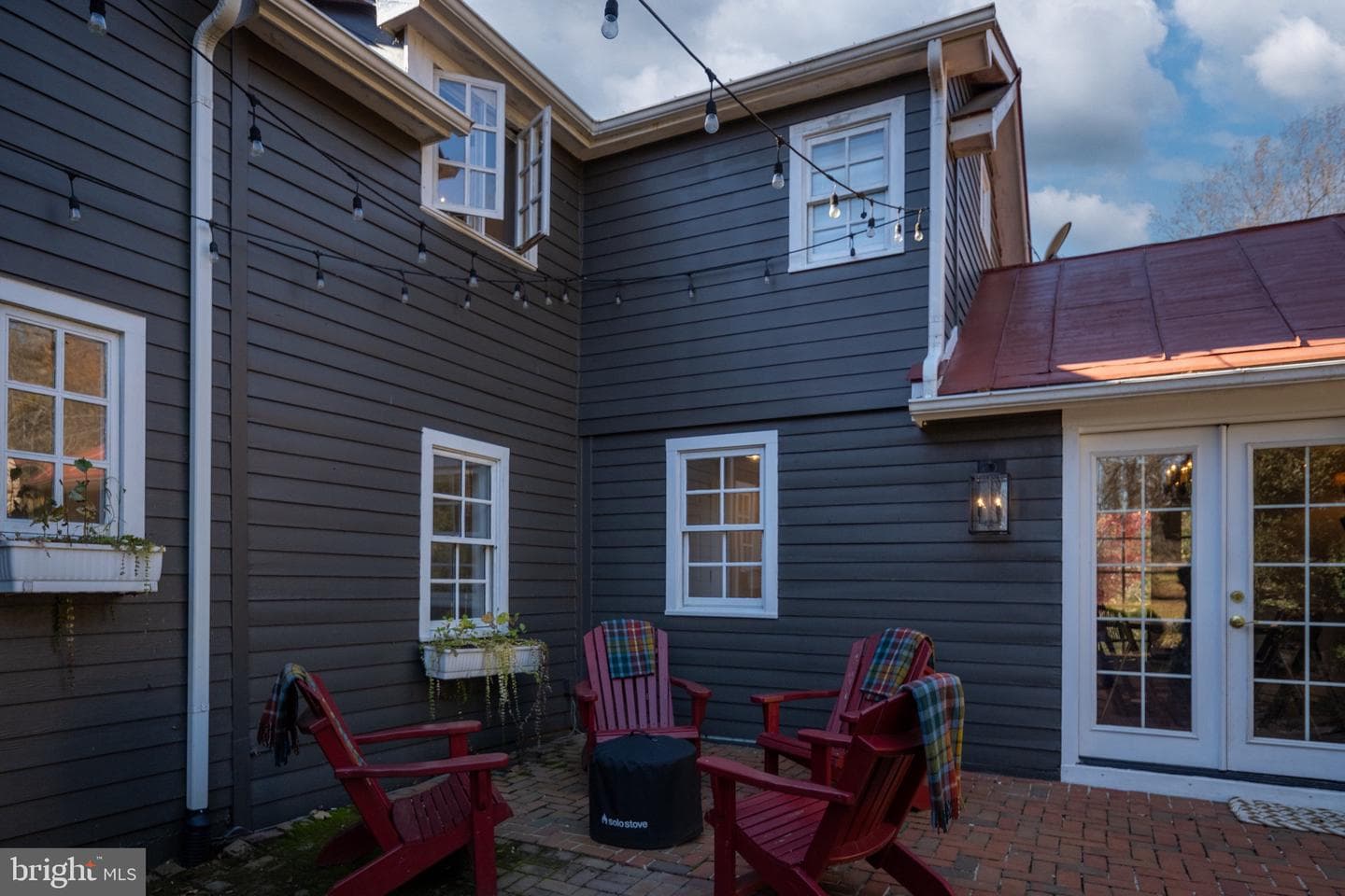 560 Richmond Road photo 110
