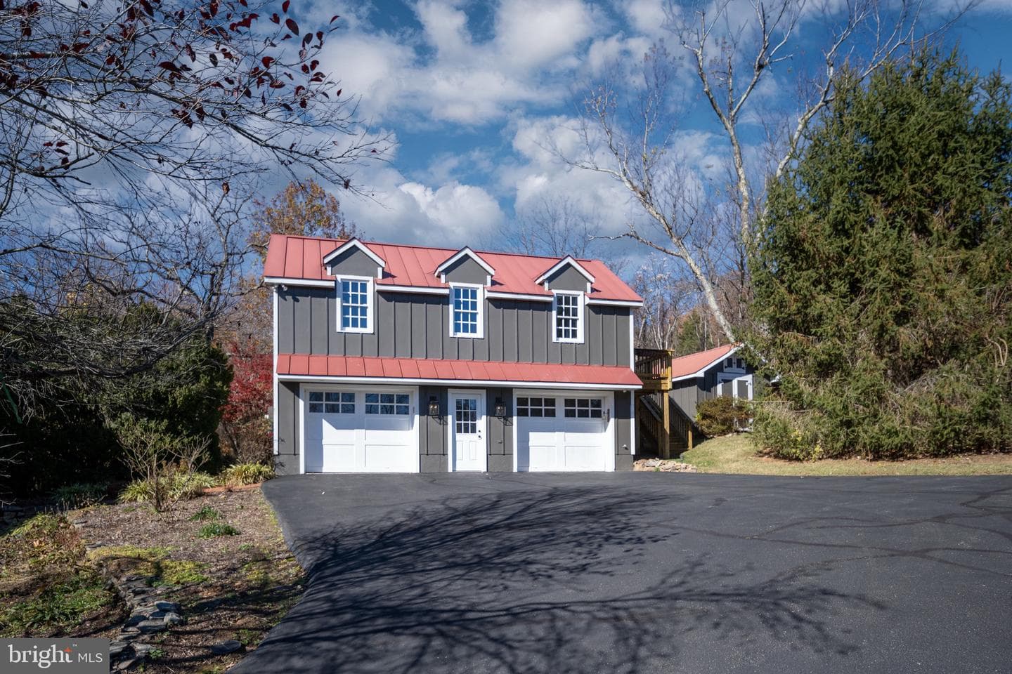 560 Richmond Road photo 136