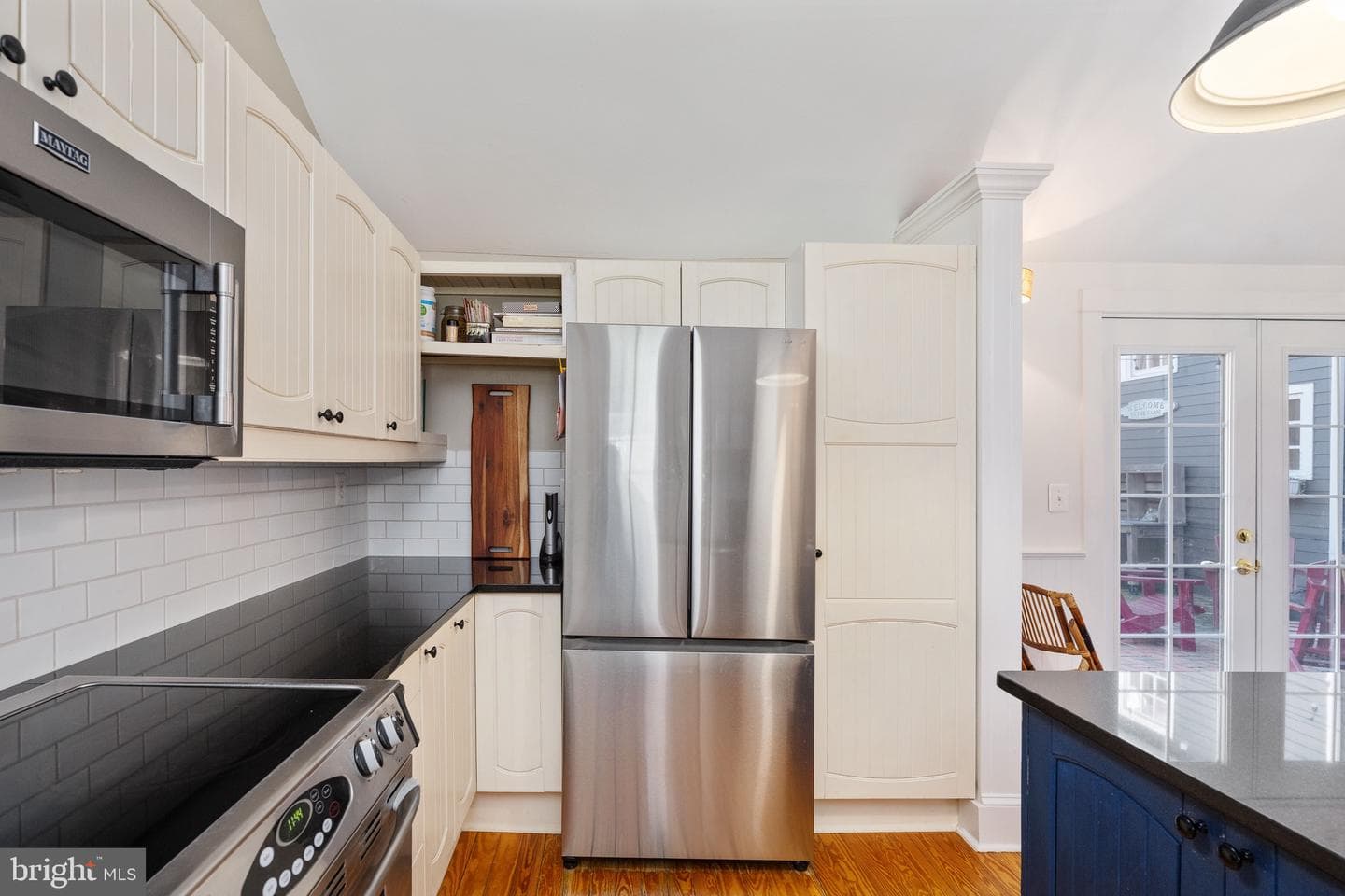 560 Richmond Road photo 30
