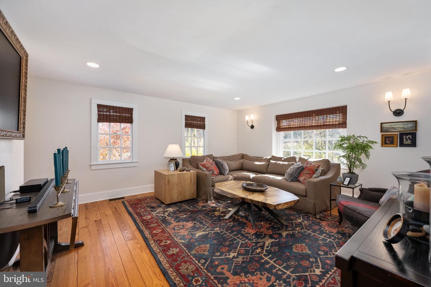 560 Richmond Road photo 36
