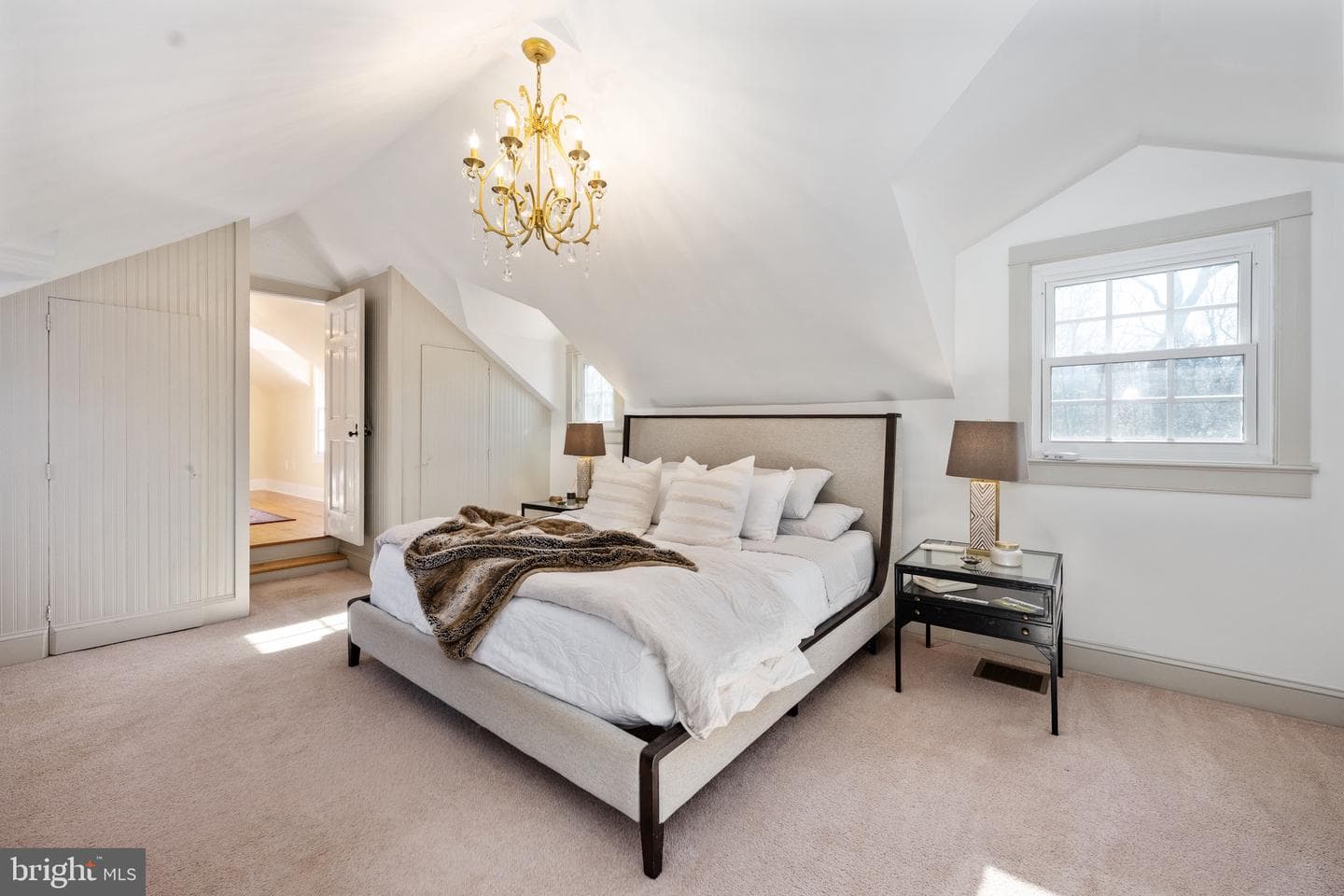 560 Richmond Road photo 60