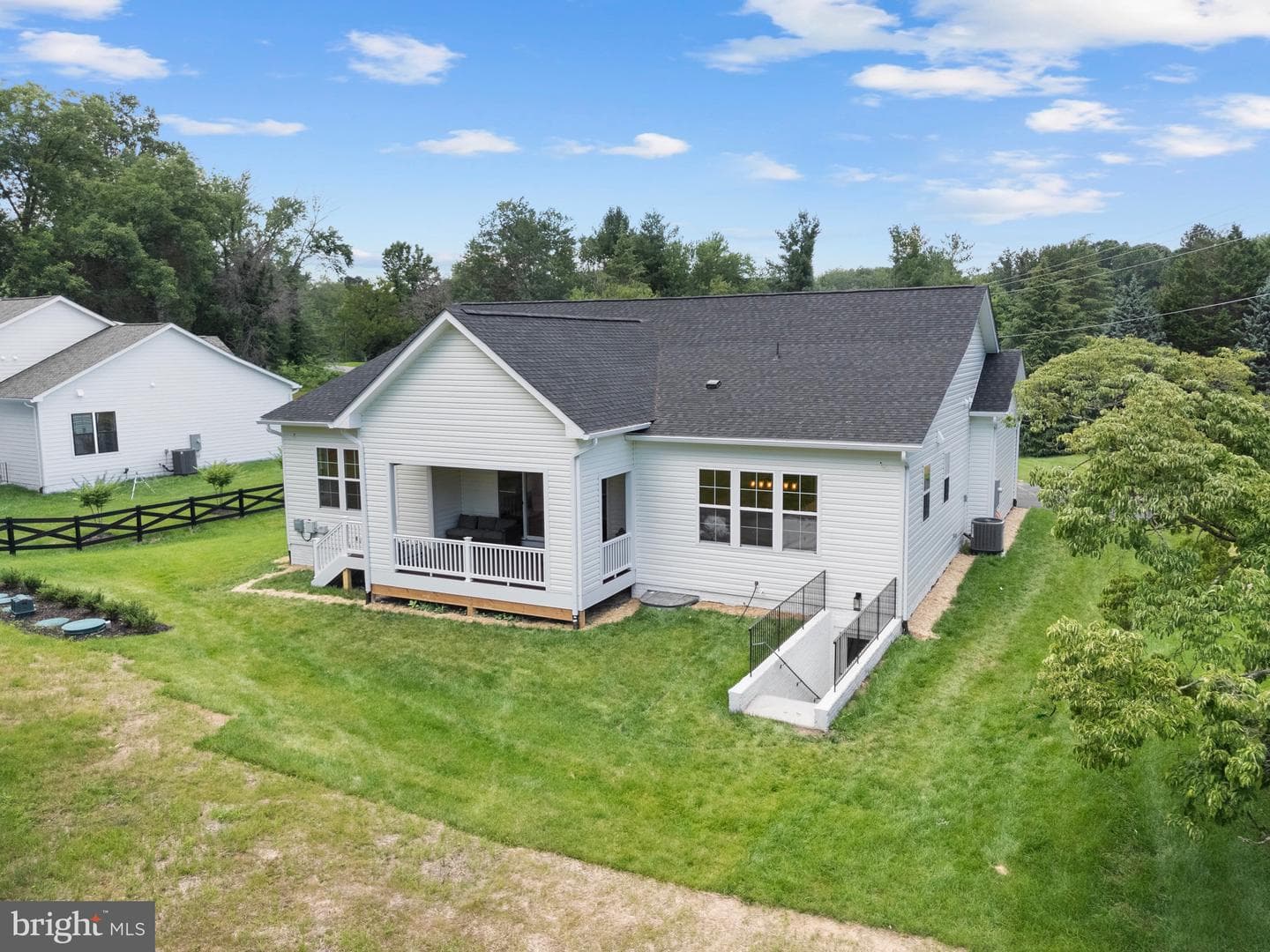 4F Windemeer Ln photo 34