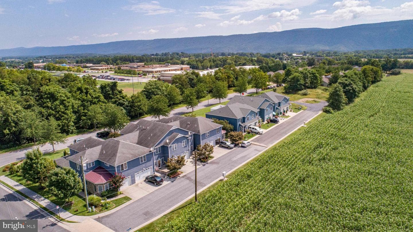 242 Parkside Court