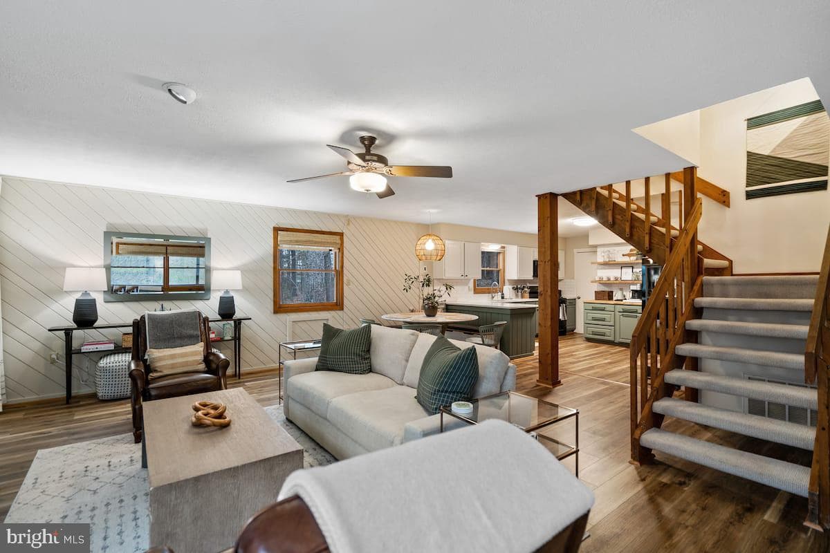 162 Forrest Street photo 8