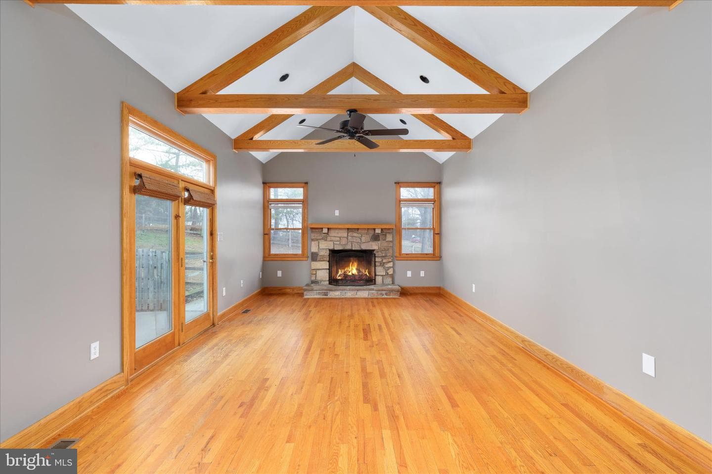 203 Oak Hill Drive photo 3