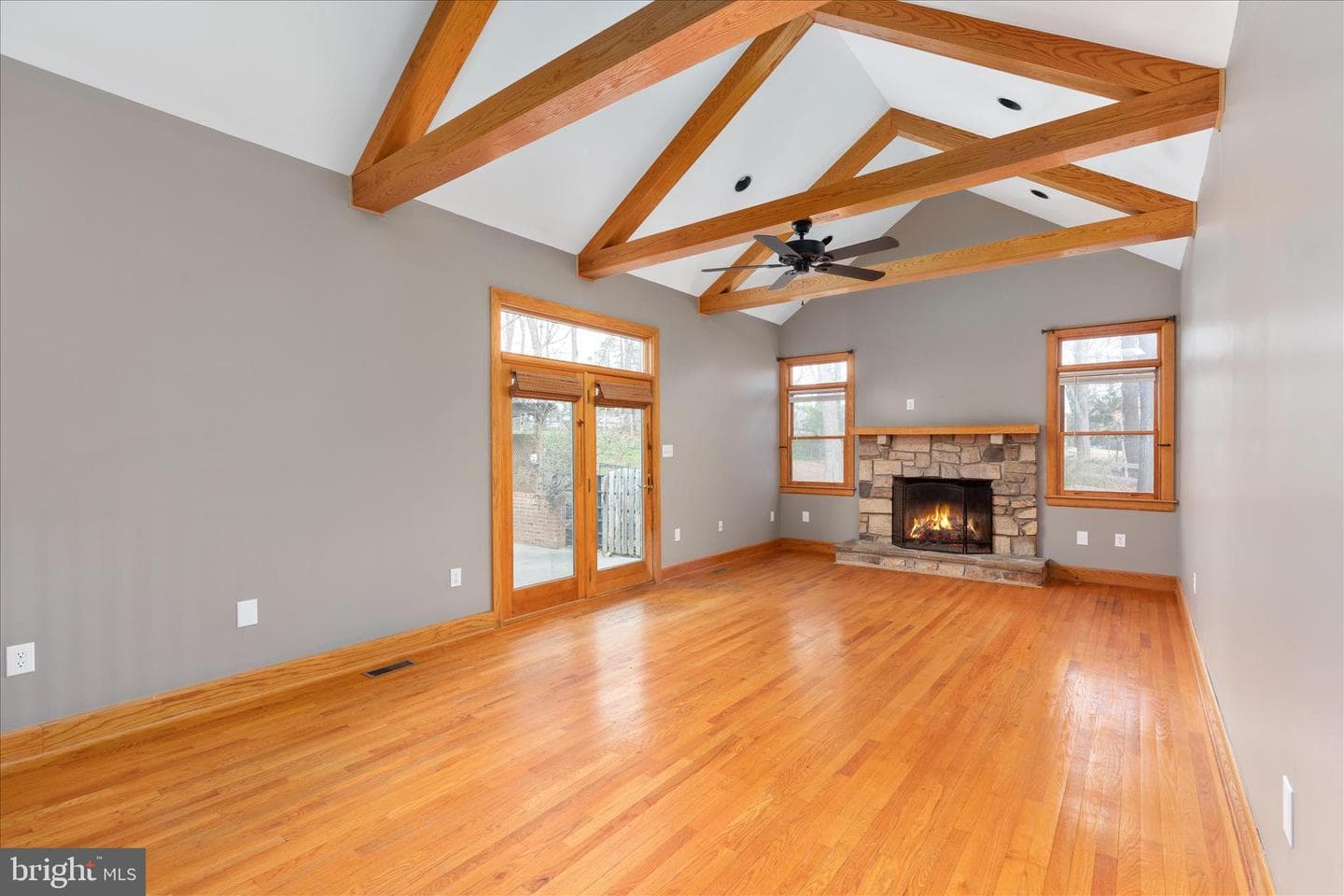203 Oak Hill Drive photo 4