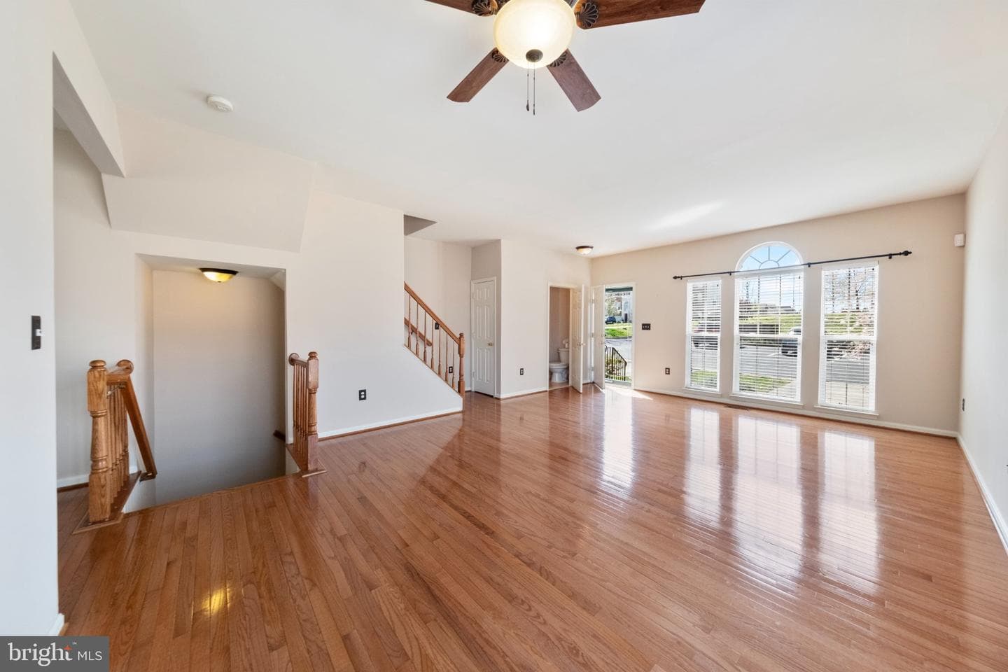 137 Oxbow Drive photo 3