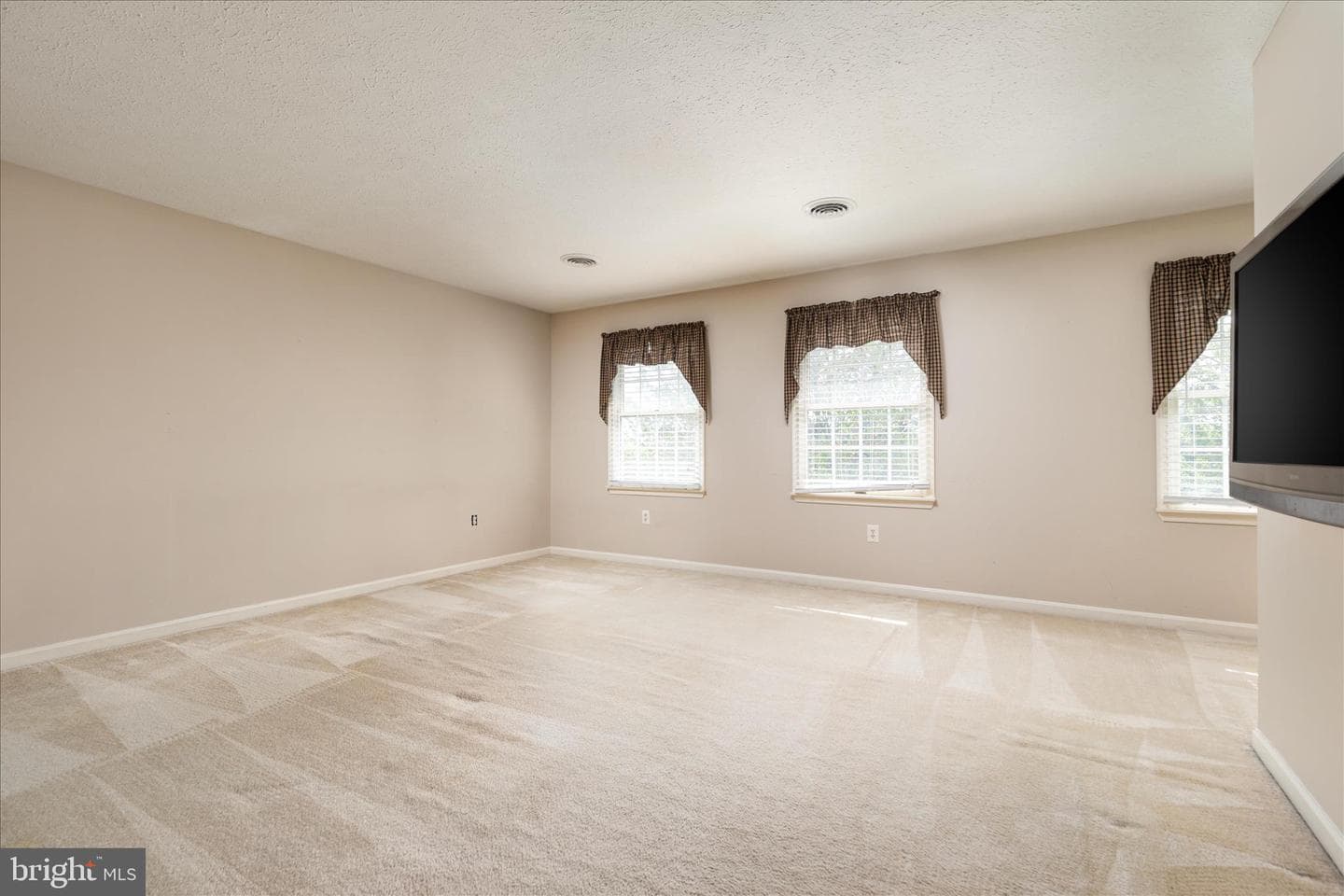 590 Fulton Drive photo 21