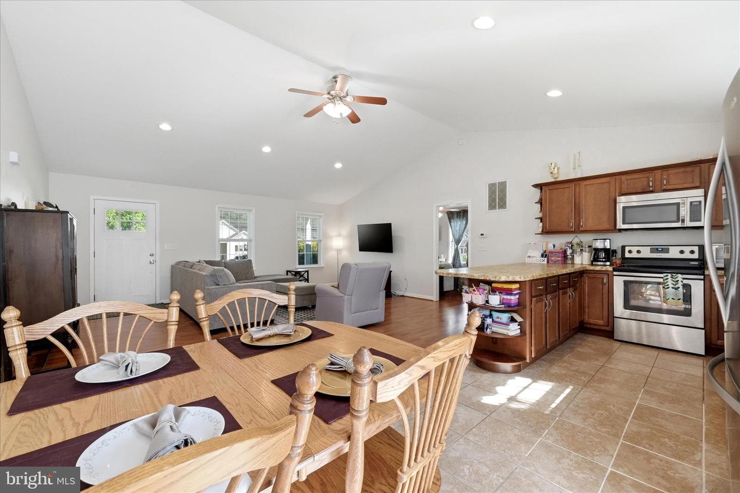 162 S Loudoun Street photo 18