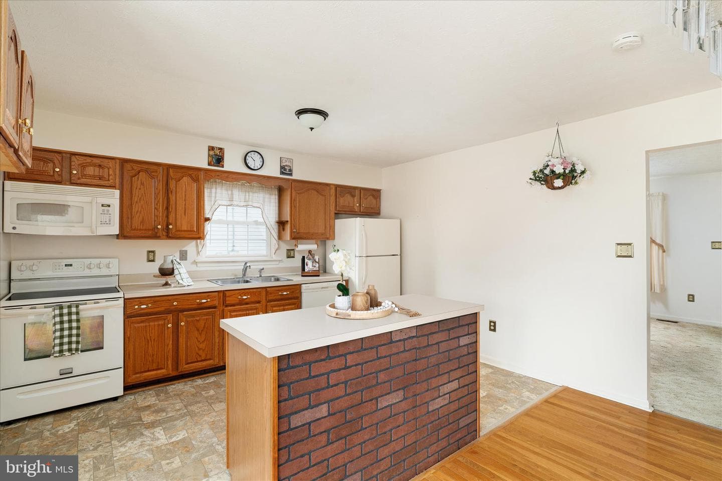 277 Miller Drive photo 3