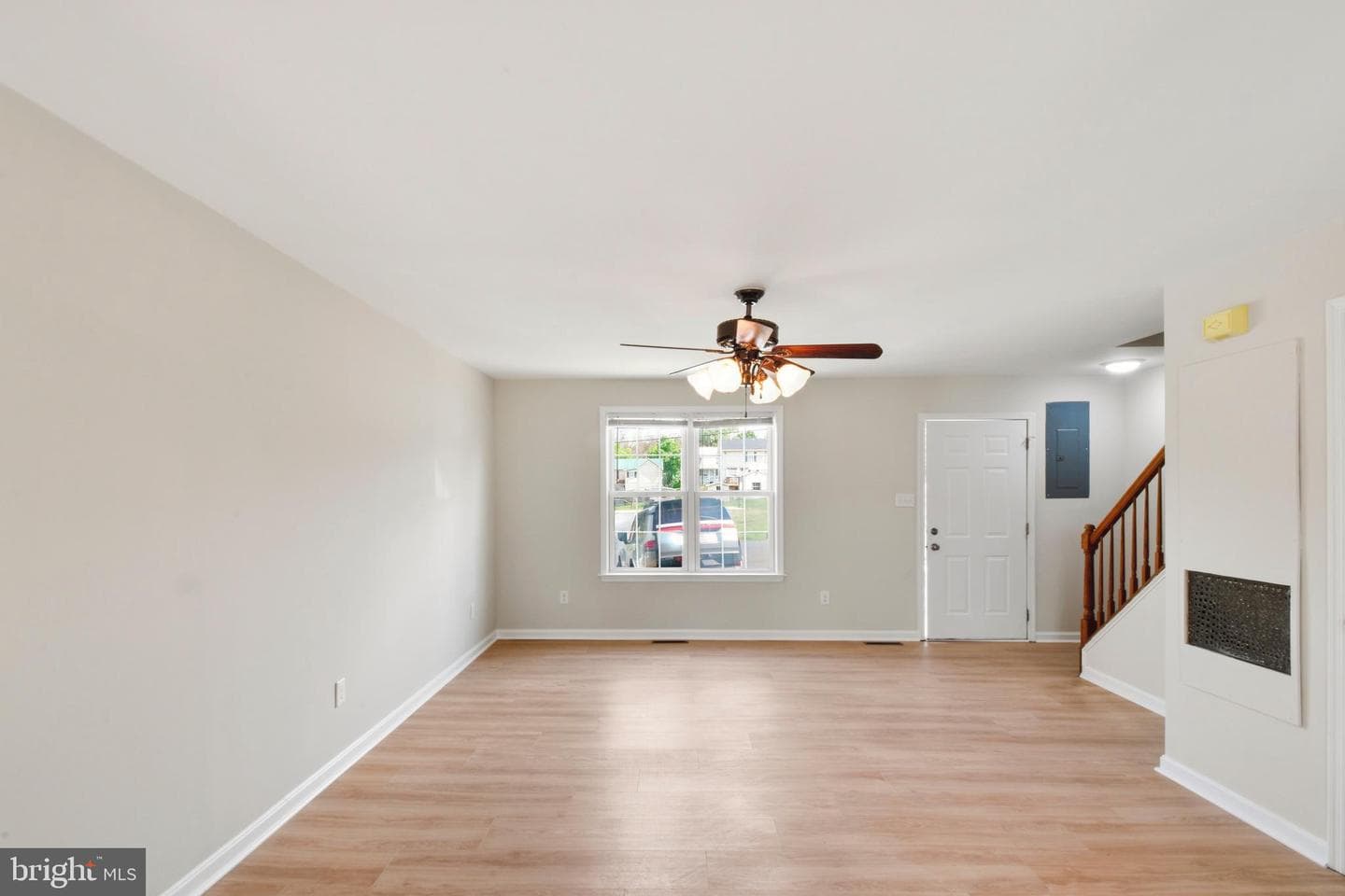 577 Ash Street photo 3