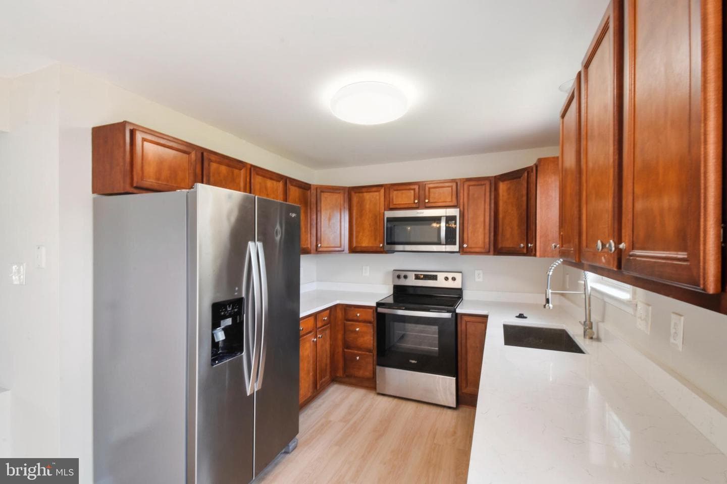 577 Ash Street photo 6