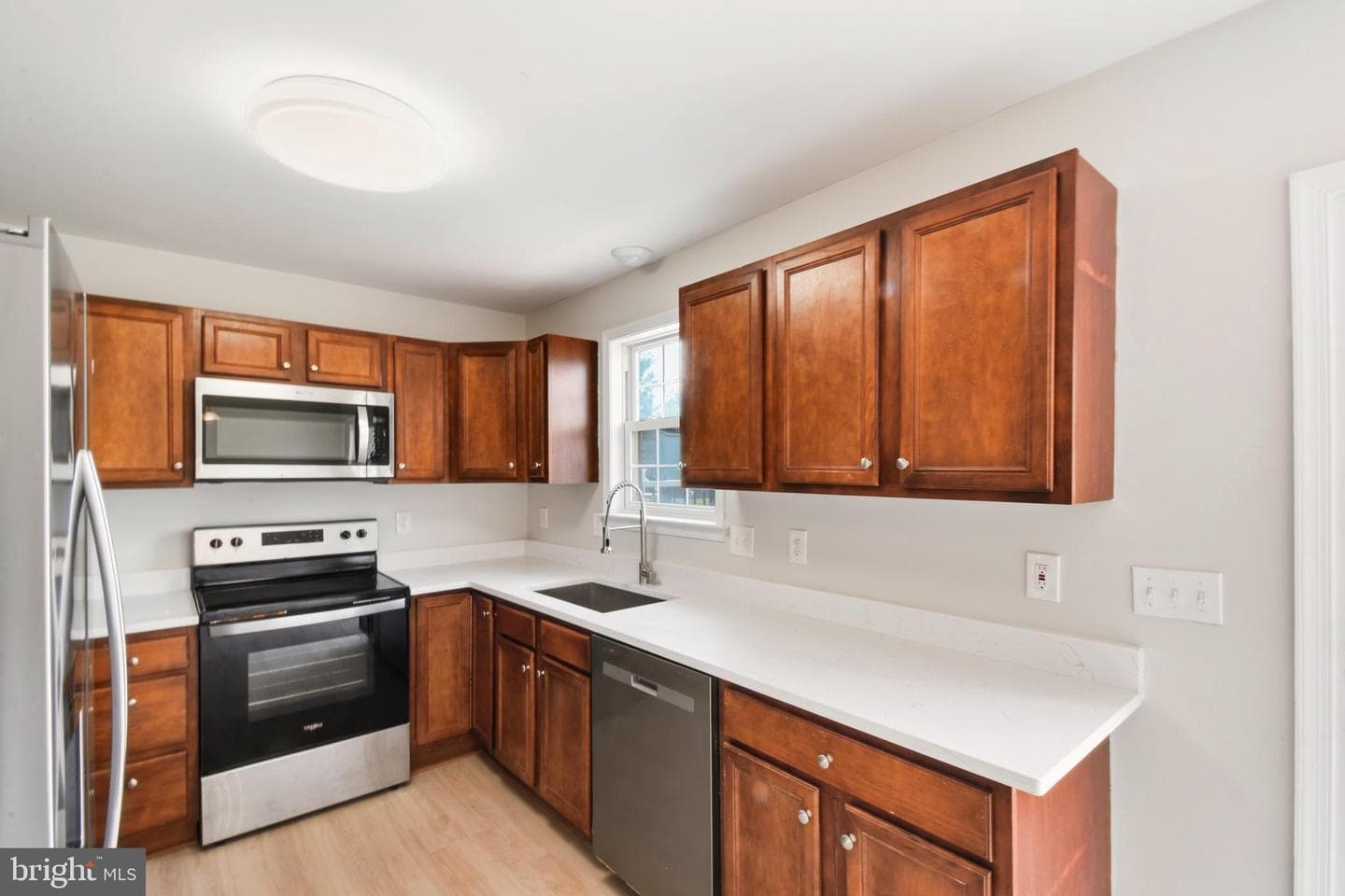 577 Ash Street photo 7