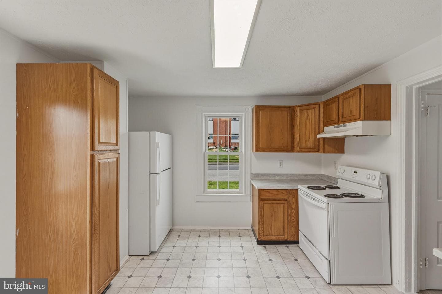 223 W High Street photo 5