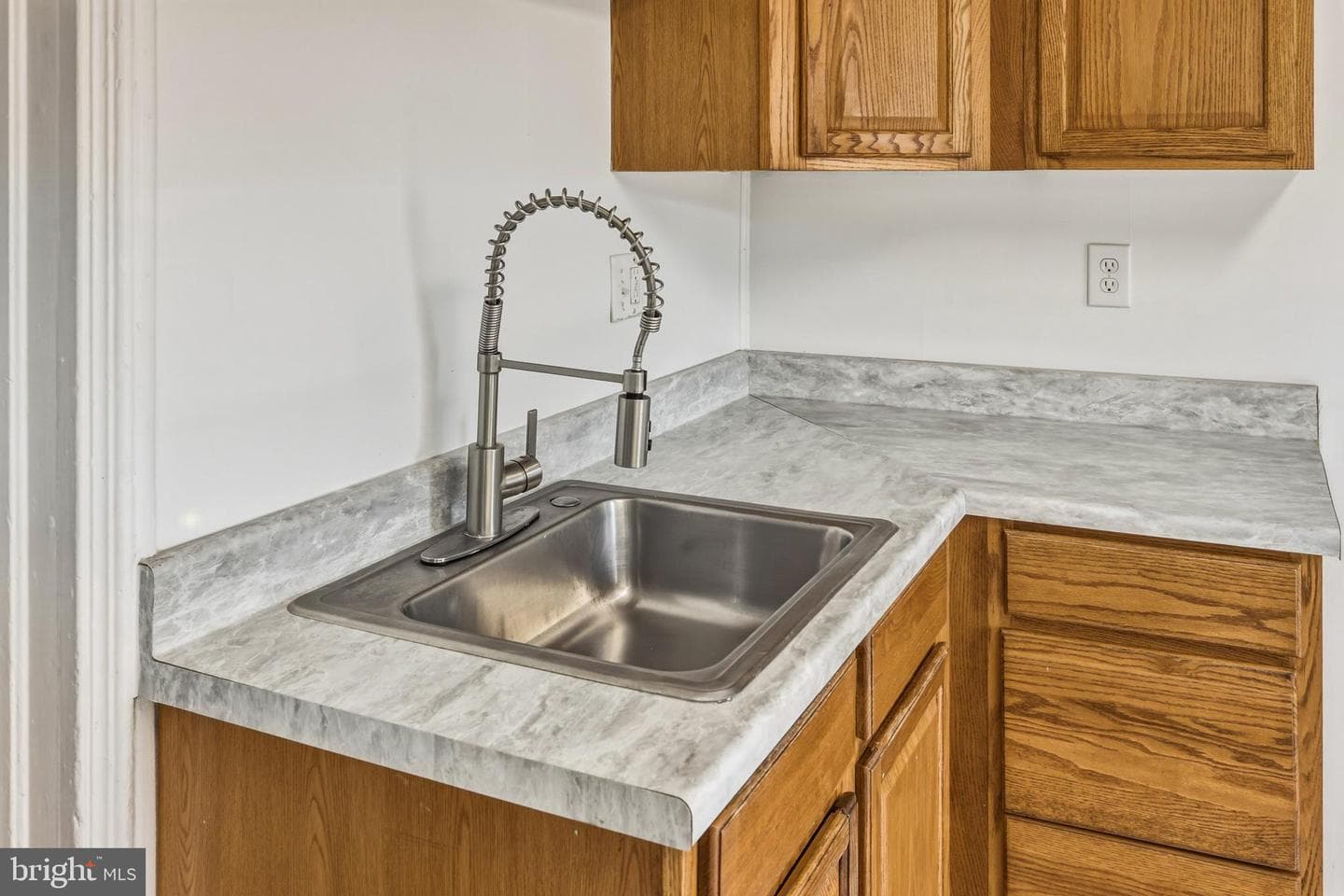 223 W High Street photo 7