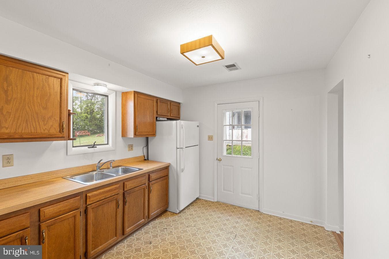 363 Crim Drive photo 5