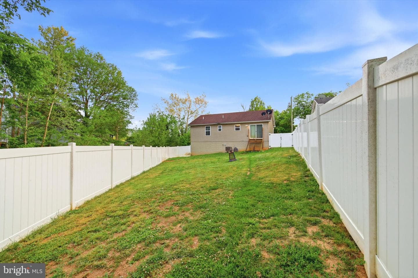 658 W King Street photo 19