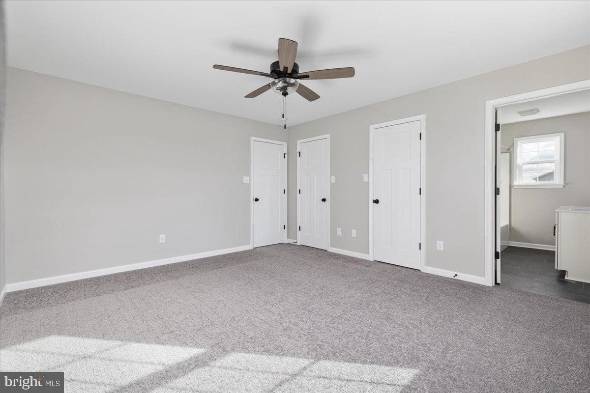 209 East Locust Street photo 14