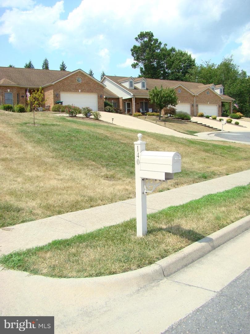 140 Donna Drive photo 10