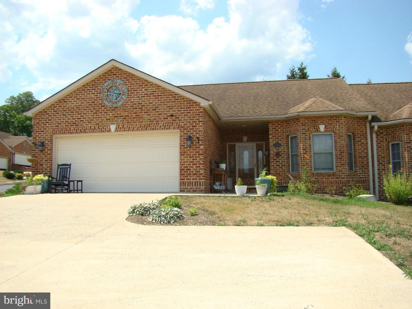140 Donna Drive photo 4