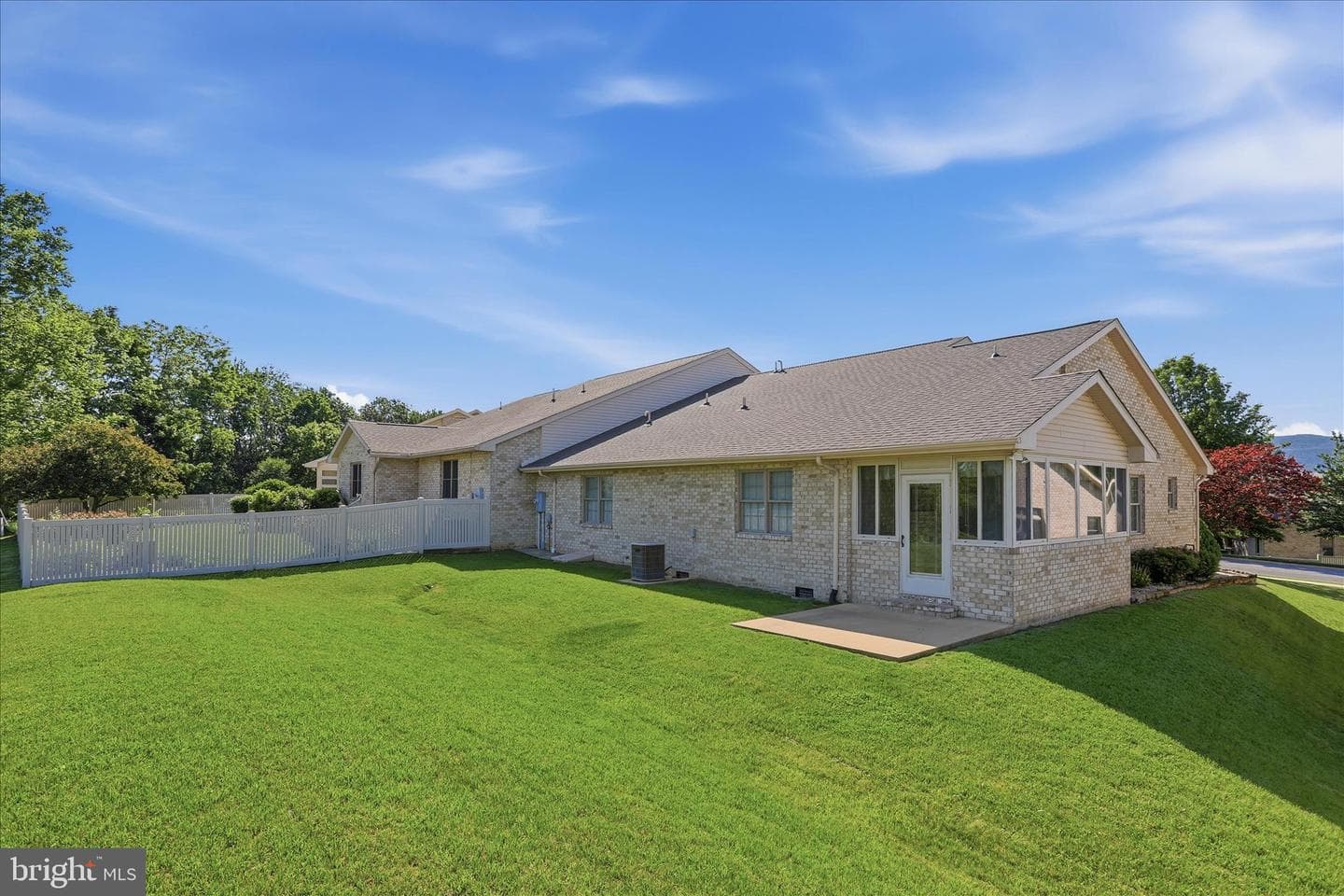 621 Kestrel Court photo 29