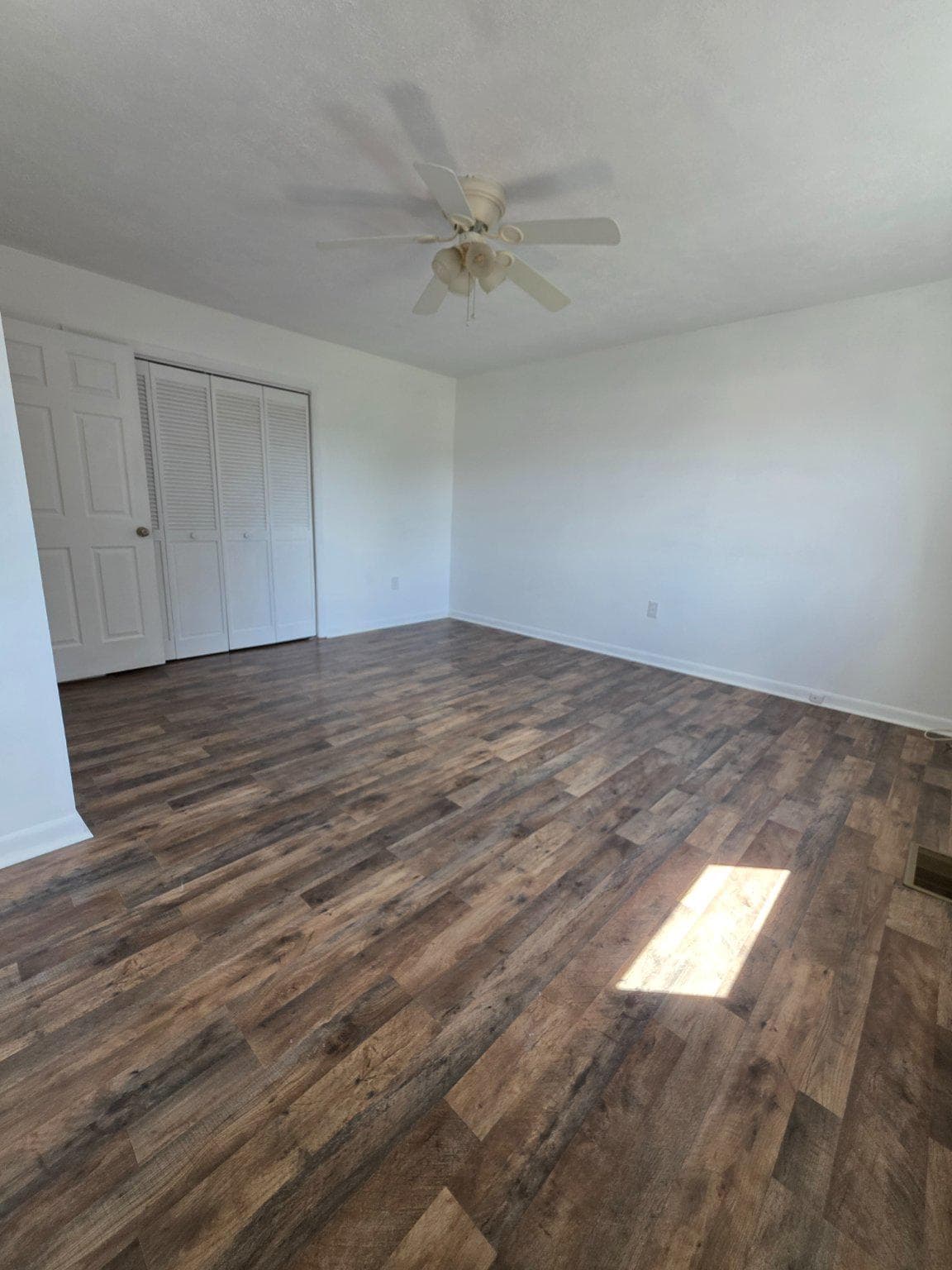 916 Hilltop Drive photo 25