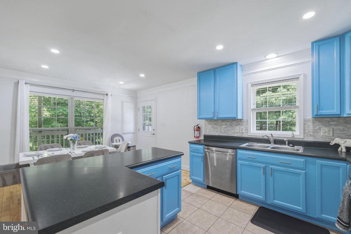 671 Willow Ln photo 20