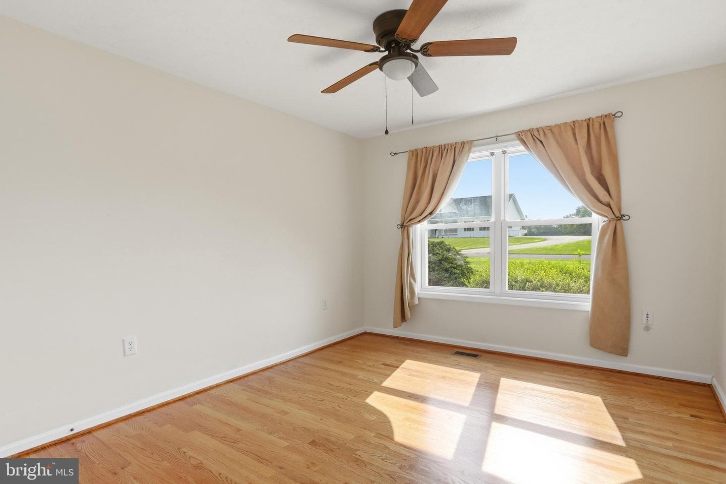 110 Summers Lane photo 25