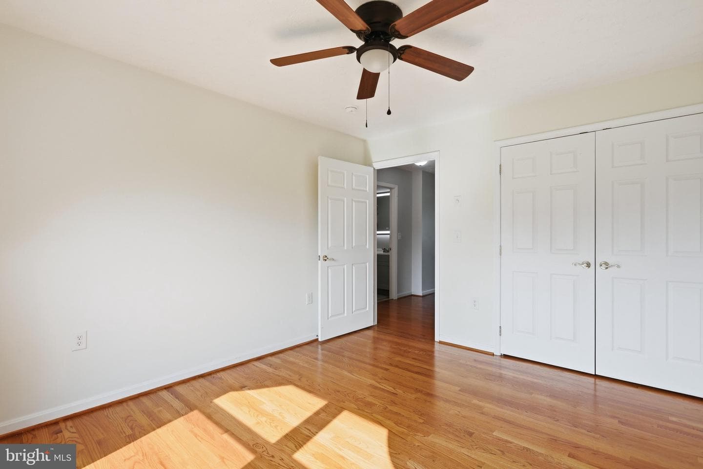 110 Summers Lane photo 26