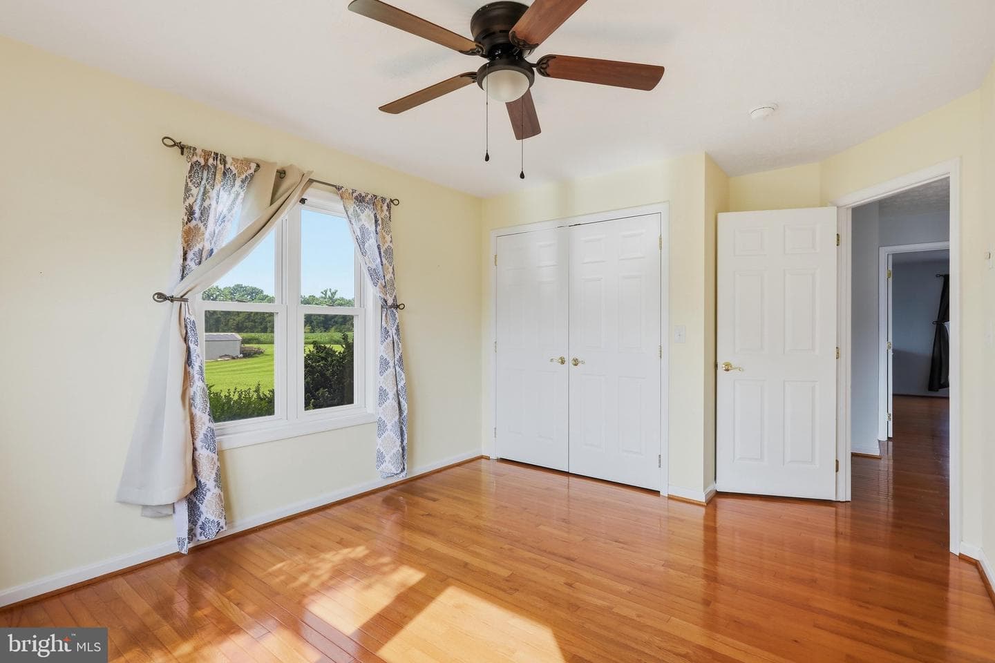 110 Summers Lane photo 30