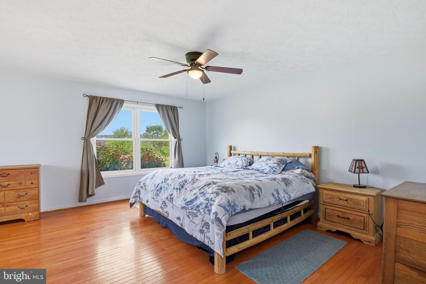 110 Summers Lane photo 32