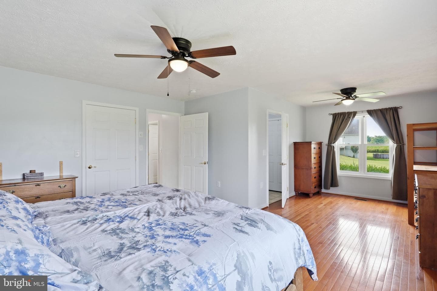 110 Summers Lane photo 36