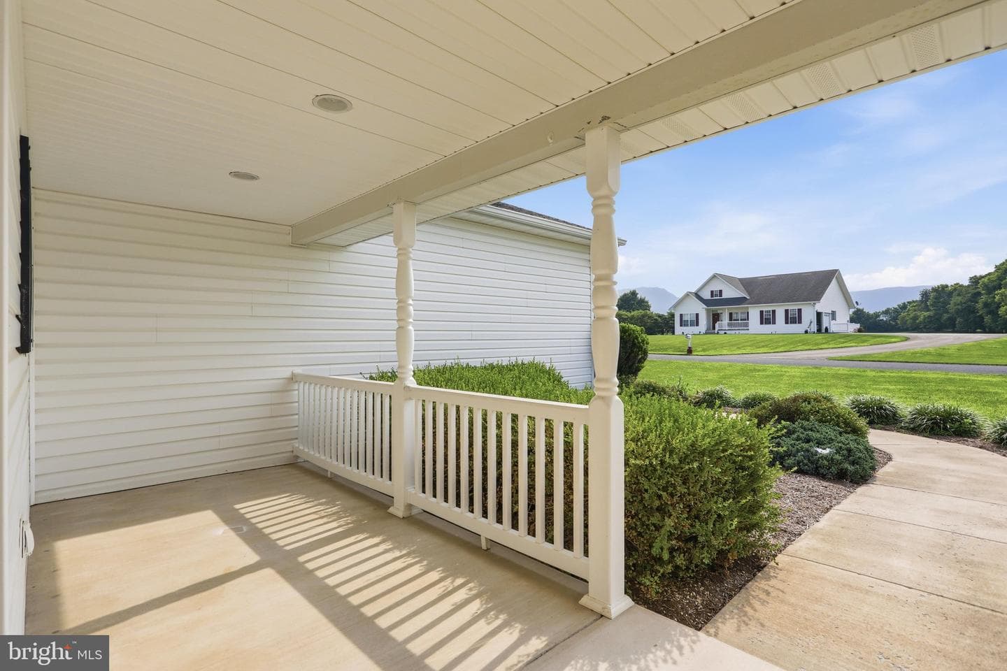 110 Summers Lane photo 37