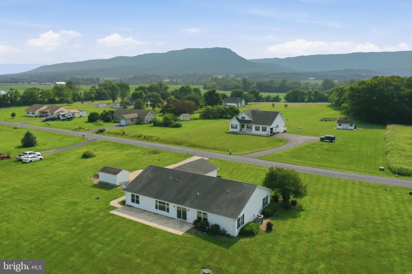 110 Summers Lane photo 52