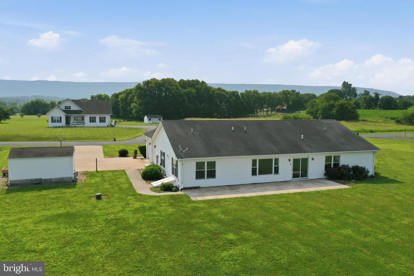 110 Summers Lane photo 53