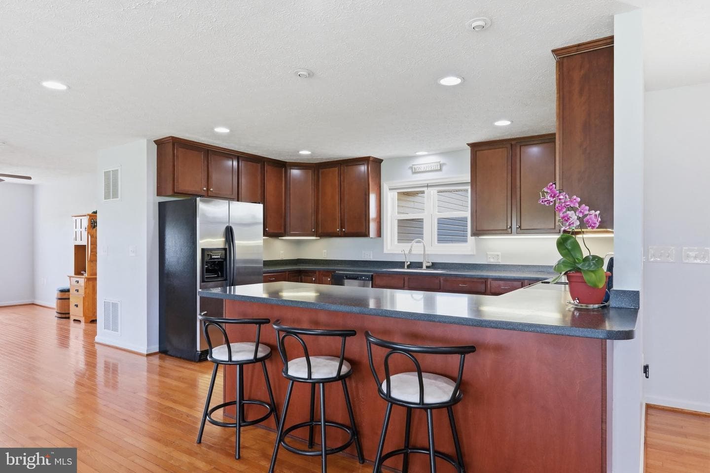 110 Summers Lane photo 8