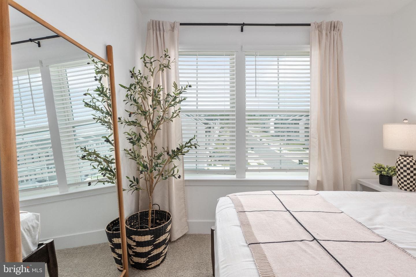 450 Sophie Street photo 42