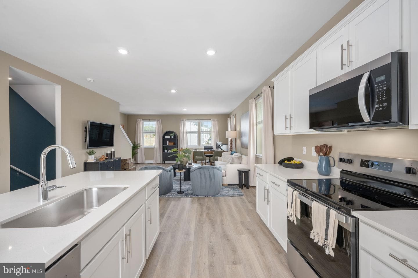 430 Sophie Street photo 16