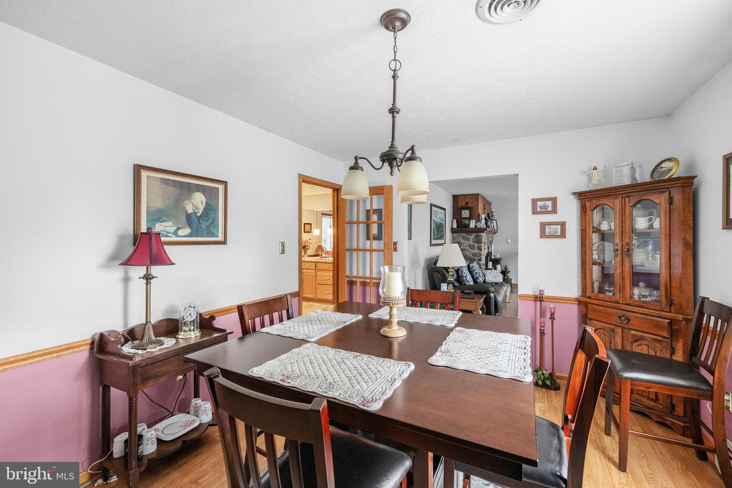 908 Jonathan Street photo 30