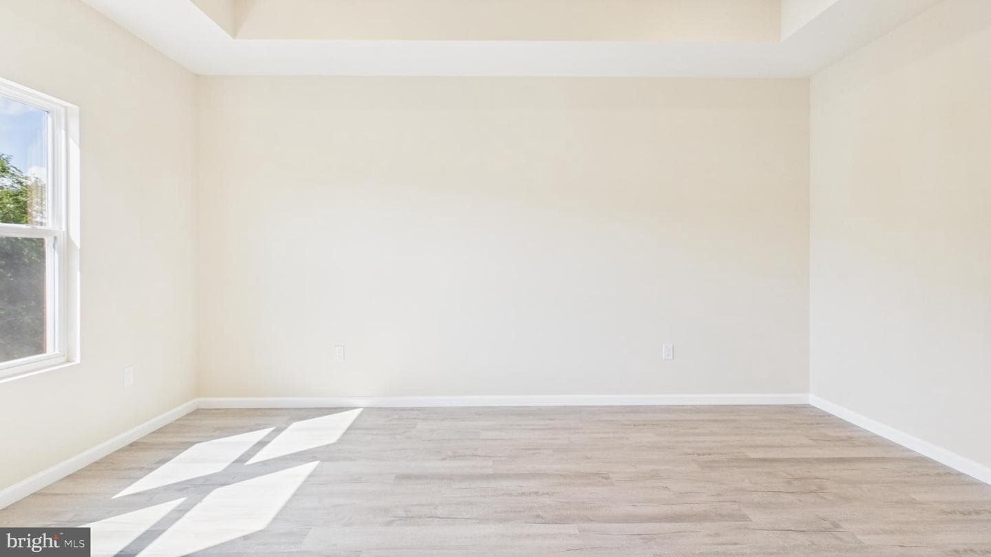 211 211 Princess Caroline Court photo 49