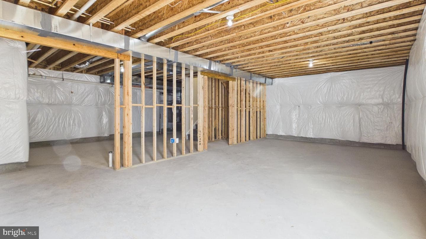 211 211 Princess Caroline Court photo 69