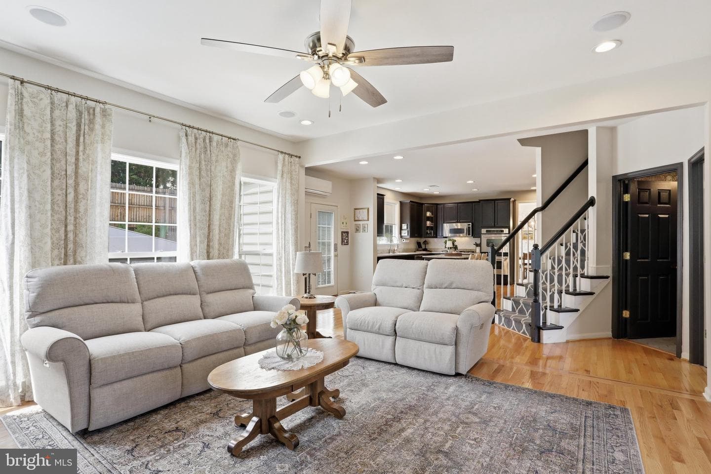 465 Meghann Dr photo 22