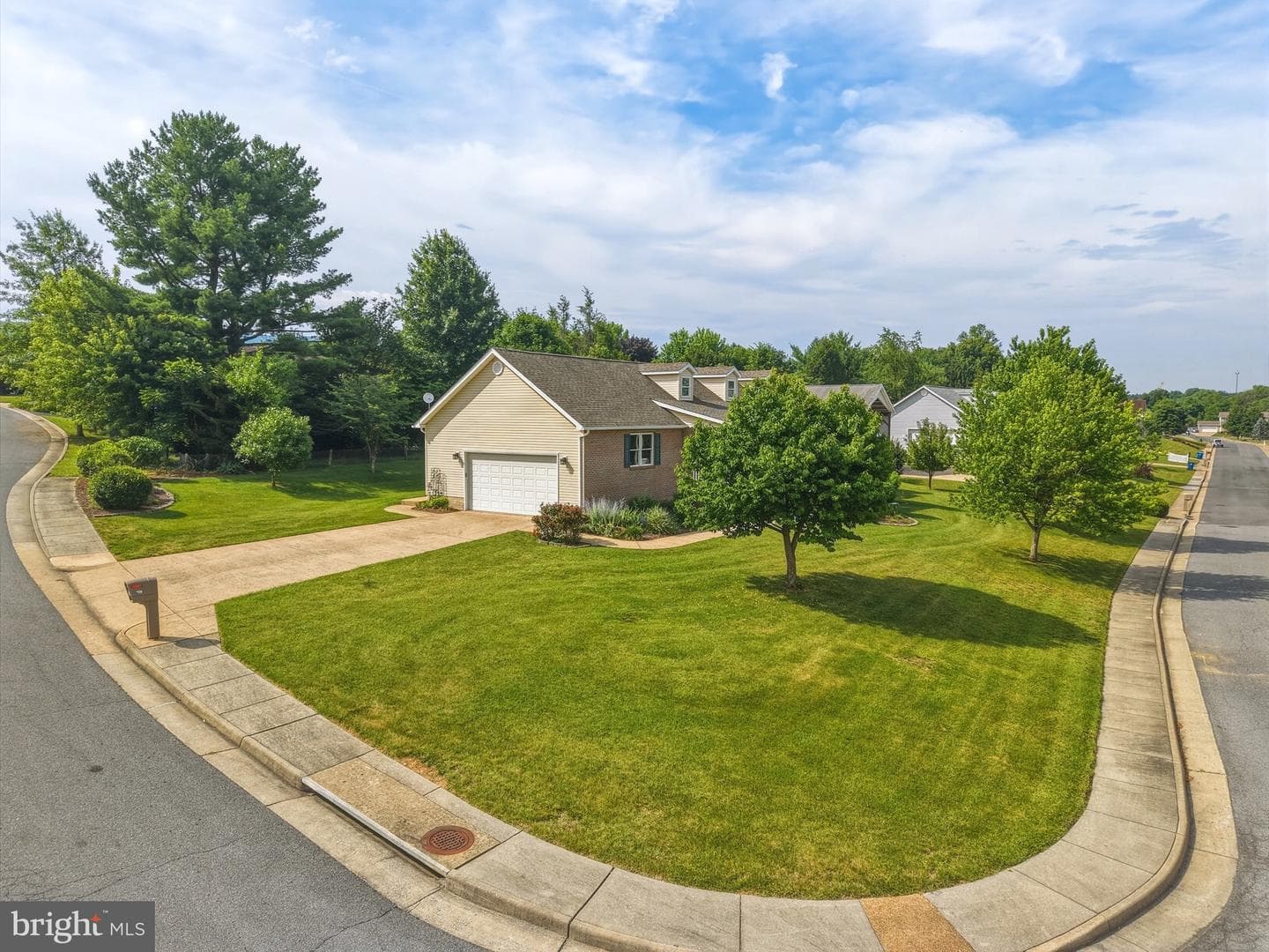 705 Stonecrest Drive photo 4