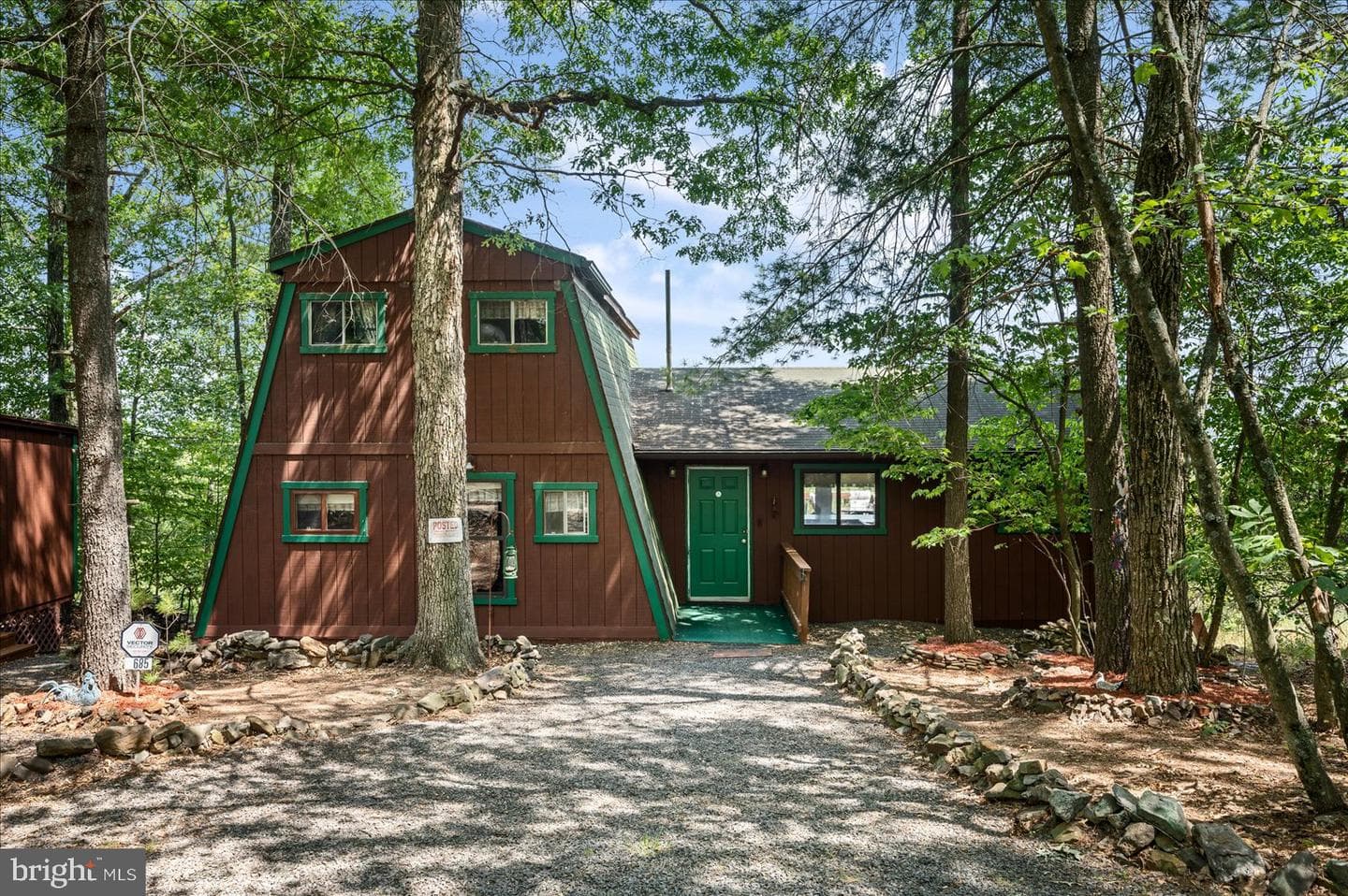 685 N Maple photo 48