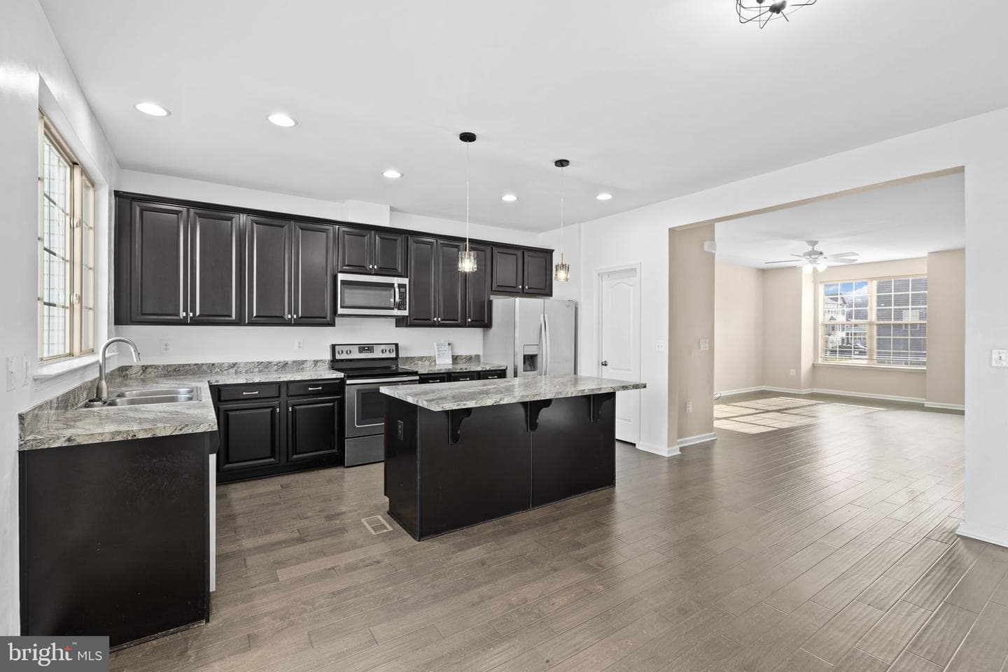 2235 Champions Way photo 24
